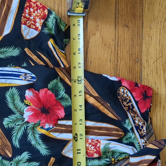 Hilo Hattie Hawaiian Crop Top with Tie - Picture 3 of 6
